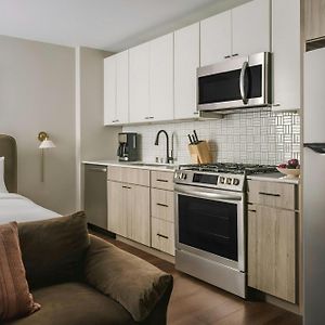 Studio Apartment Queen Bed